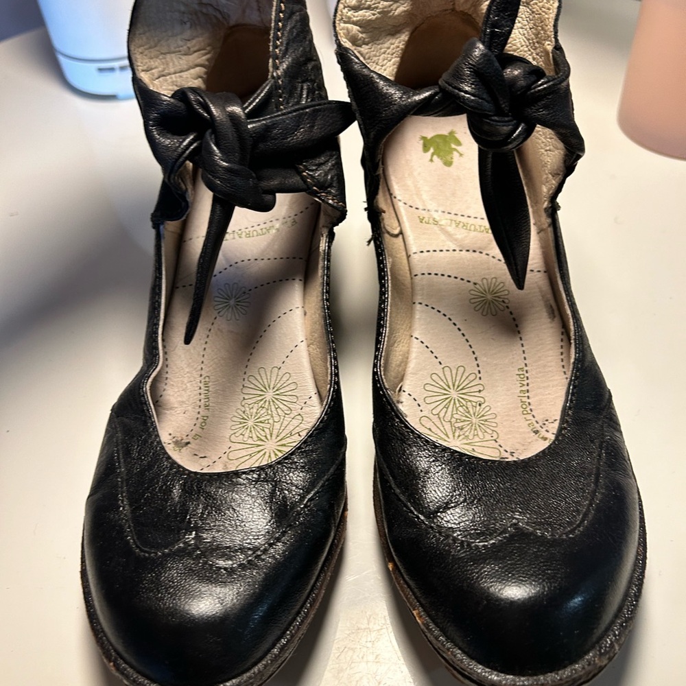 El Naturalista Black Leather Women's Shoes